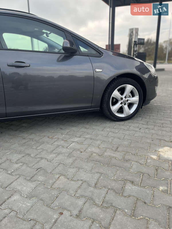 Универсал Opel Astra 2011 в Владимире фото 4 Универсал Opel Astra 2011 в Владимире