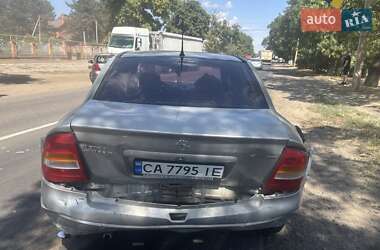 Седан Opel Astra 2006 в Шполе