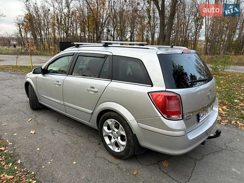 Універсал Opel Astra 2005 в Ватутіному