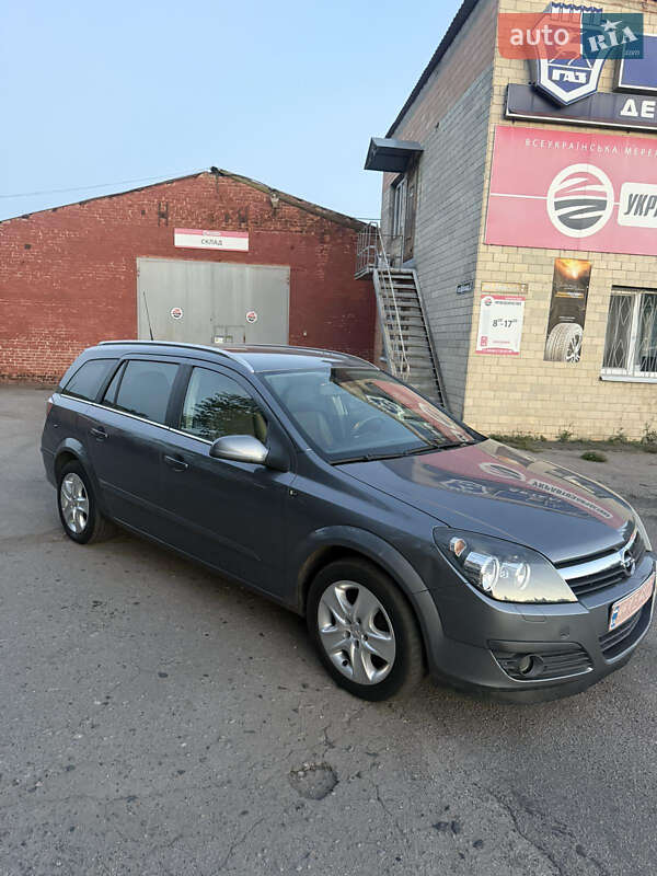 Универсал Opel Astra 2006 в Синельниково