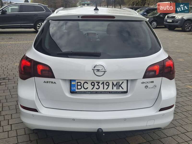 Универсал Opel Astra 2012 в Дрогобыче