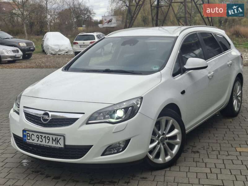 Универсал Opel Astra 2012 в Дрогобыче