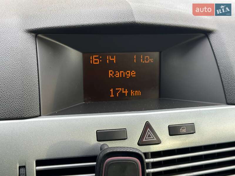 Універсал Opel Astra 2009 в Києві