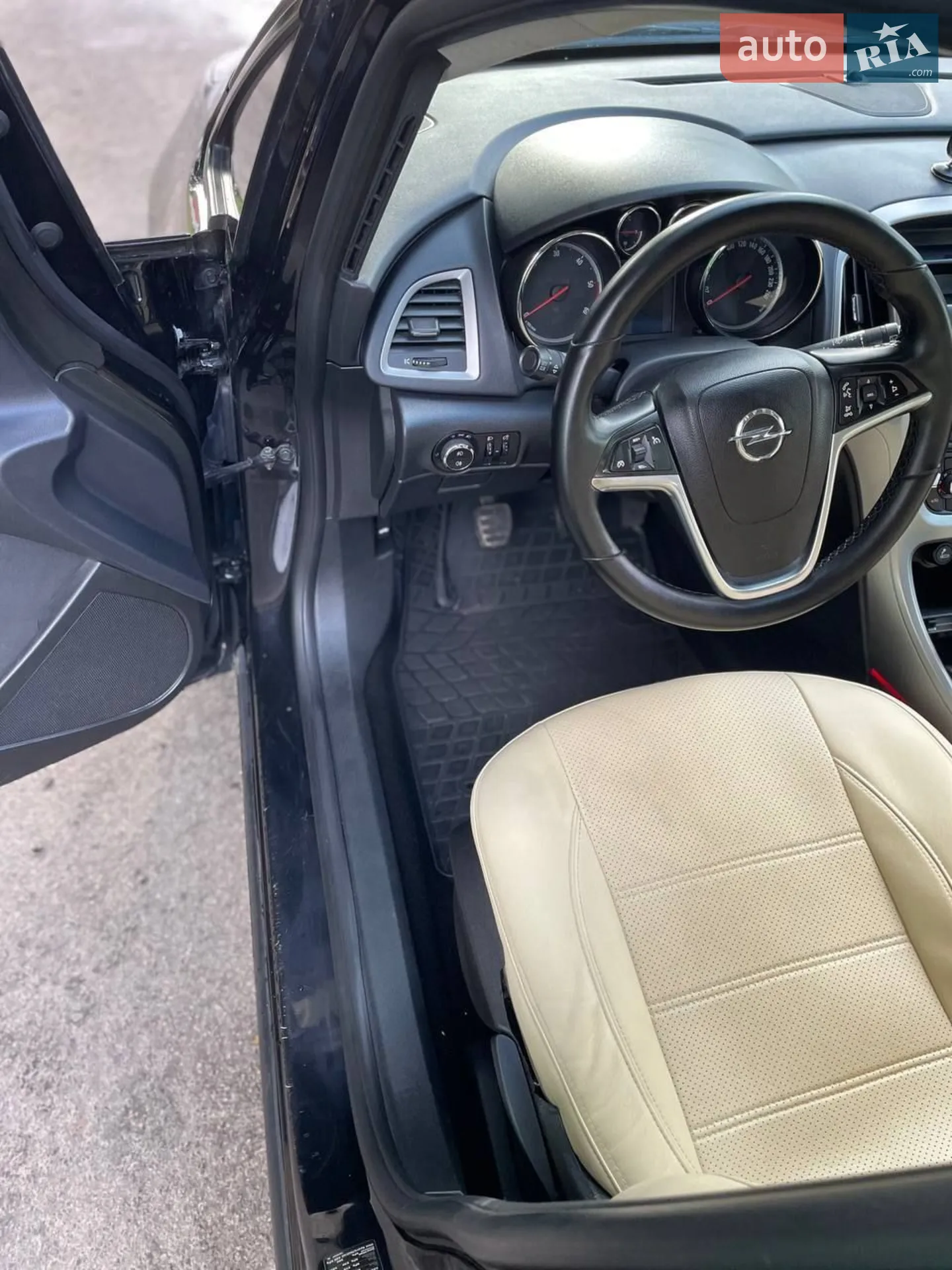 2011 Opel Astra - мініатюра 12