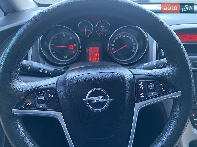 Універсал Opel Astra 2012 в Жовкві