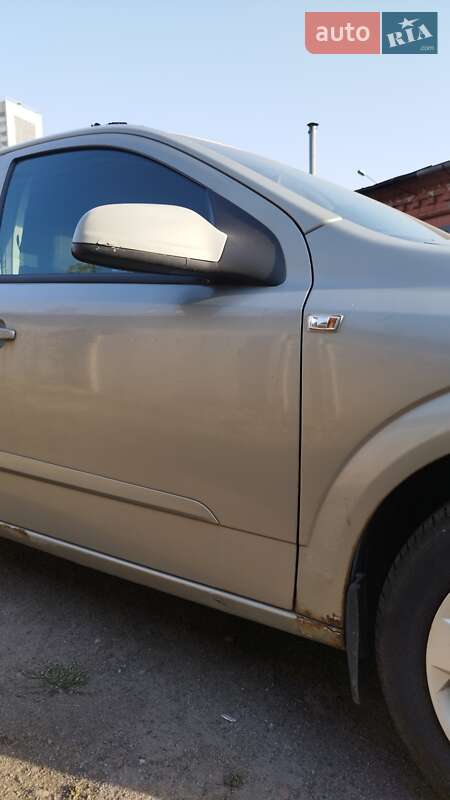 Хэтчбек Opel Astra 2006 в Киеве