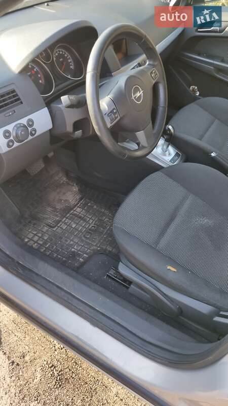Хэтчбек Opel Astra 2006 в Киеве