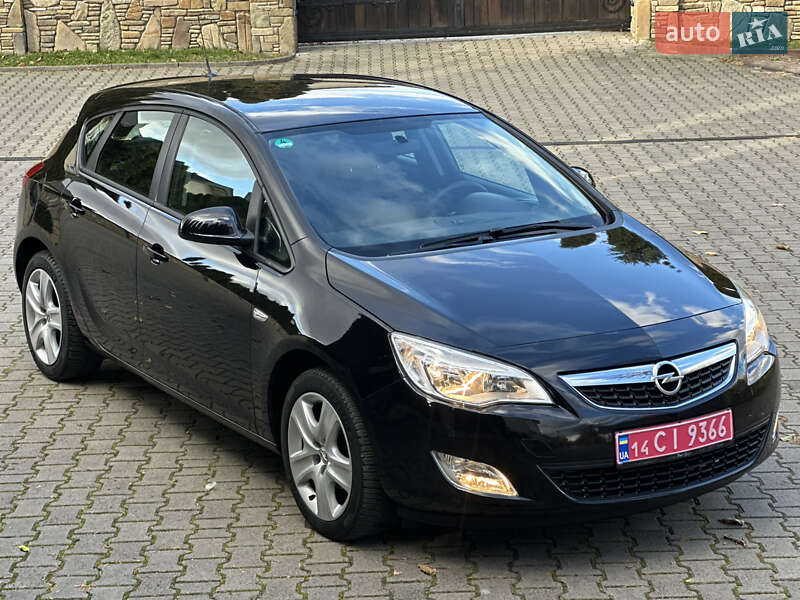 Хэтчбек Opel Astra 2010 в Надворной фото 2 Хэтчбек Opel Astra 2010 в Надворной