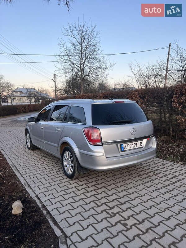 Универсал Opel Astra 2008 в Коломые