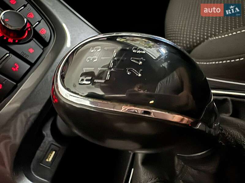 Универсал Opel Astra 2015 в Дрогобыче фото 92 Универсал Opel Astra 2015 в Дрогобыче