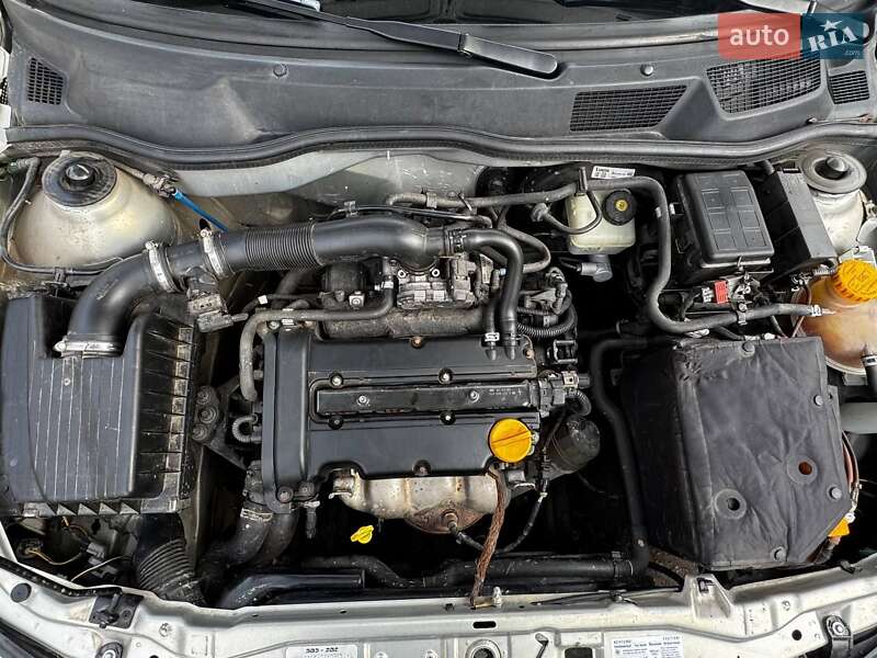 Седан Opel Astra 2008 в Житомире фото 6 Седан Opel Astra 2008 в Житомире