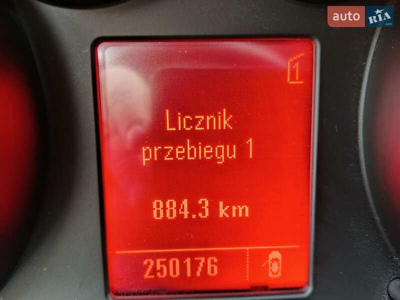 Хэтчбек Opel Astra 2011 в Прилуках