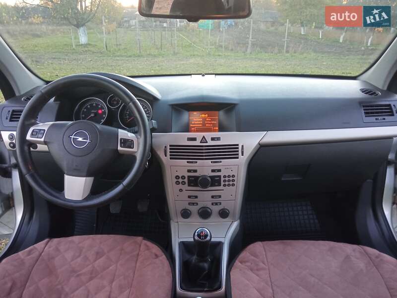 Хэтчбек Opel Astra 2008 в Млинове фото 5 Хэтчбек Opel Astra 2008 в Млинове