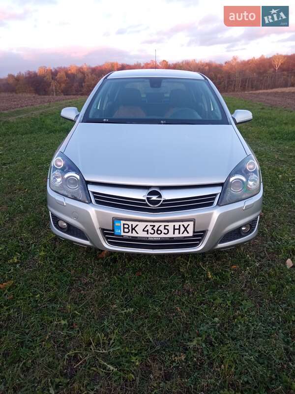 Хэтчбек Opel Astra 2008 в Млинове фото 10 Хэтчбек Opel Astra 2008 в Млинове