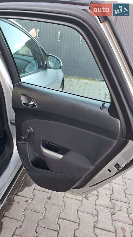 Хэтчбек Opel Astra 2011 в Ярмолинцах