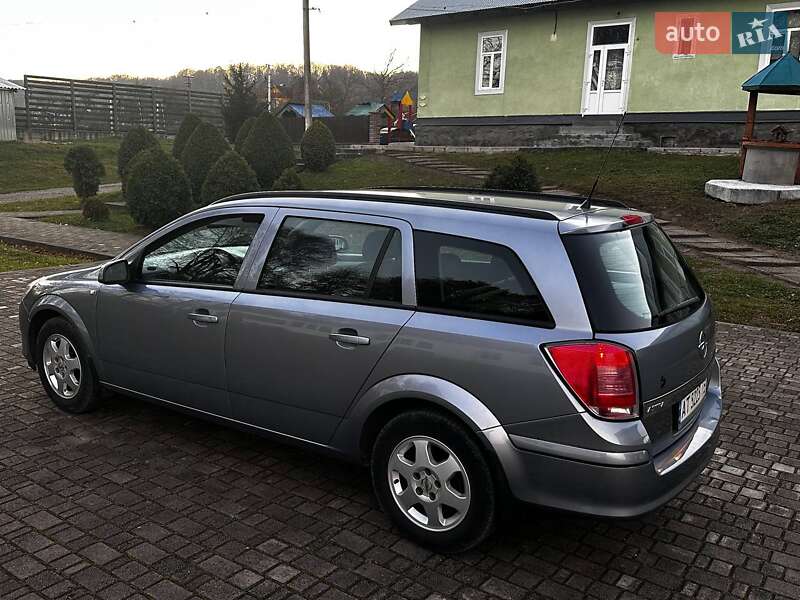 Универсал Opel Astra 2004 в Коломые