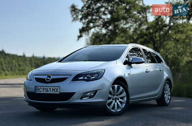 Универсал Opel Astra 2012 в Дрогобыче