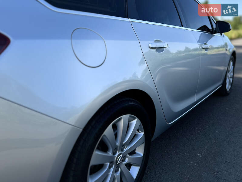 Универсал Opel Astra 2012 в Дрогобыче