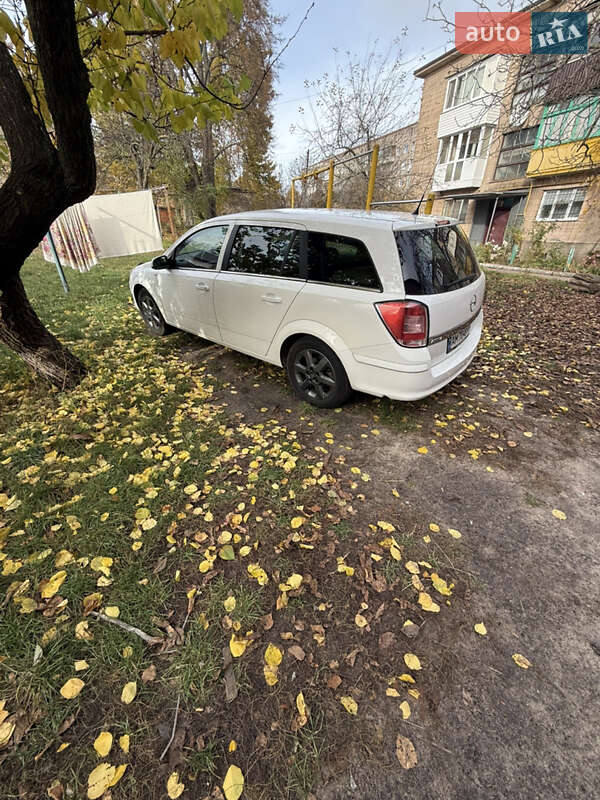 Opel Astra 2010 Opel Astra 2010