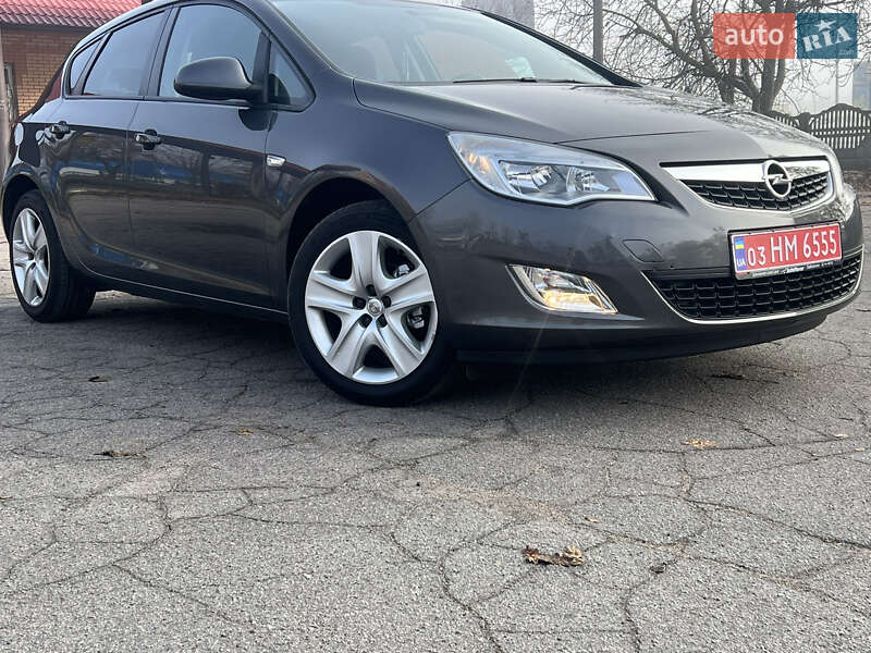 Хэтчбек Opel Astra 2011 в Хороле фото 6 Хэтчбек Opel Astra 2011 в Хороле