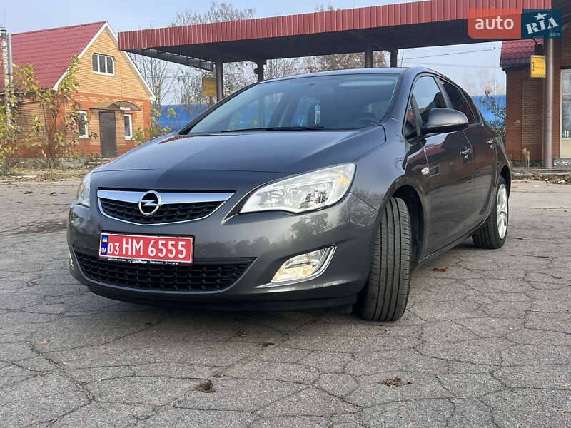 Хэтчбек Opel Astra 2011 в Хороле фото 15 Хэтчбек Opel Astra 2011 в Хороле