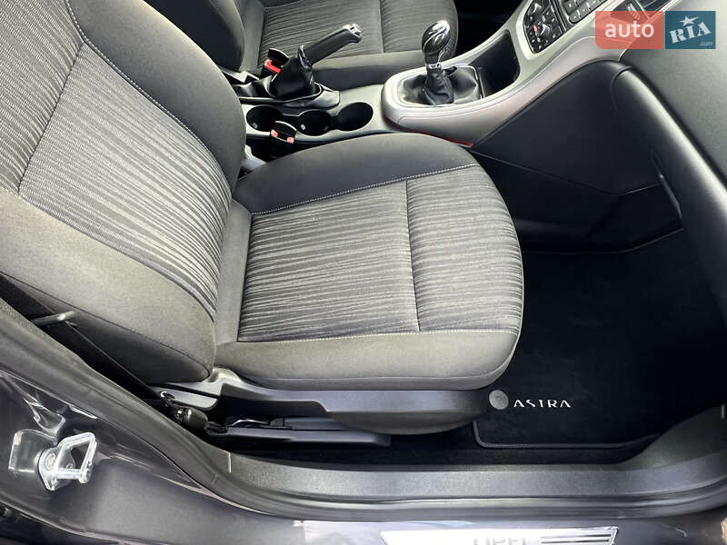 Хэтчбек Opel Astra 2011 в Хороле фото 24 Хэтчбек Opel Astra 2011 в Хороле