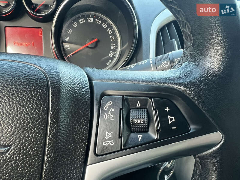 Хэтчбек Opel Astra 2011 в Хороле фото 73 Хэтчбек Opel Astra 2011 в Хороле