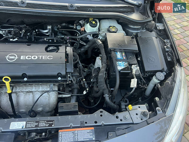 Хэтчбек Opel Astra 2011 в Хороле фото 109 Хэтчбек Opel Astra 2011 в Хороле