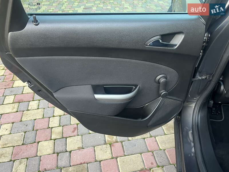 Хэтчбек Opel Astra 2011 в Хороле фото 115 Хэтчбек Opel Astra 2011 в Хороле