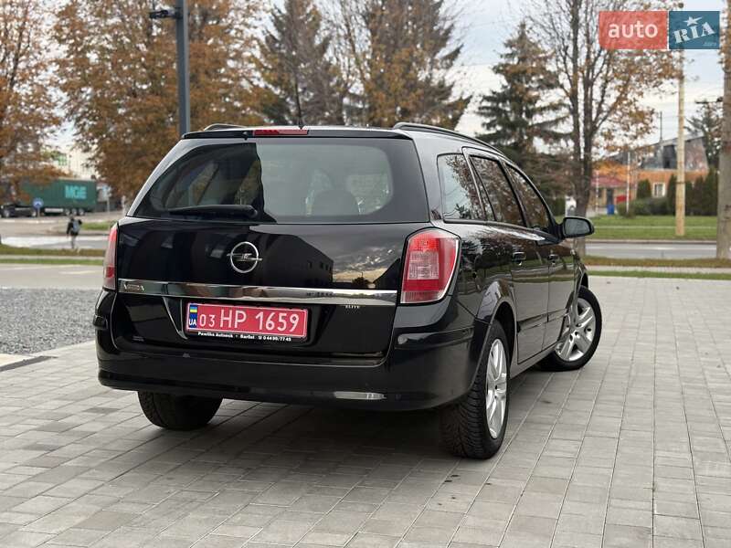 Универсал Opel Astra 2008 в Луцке