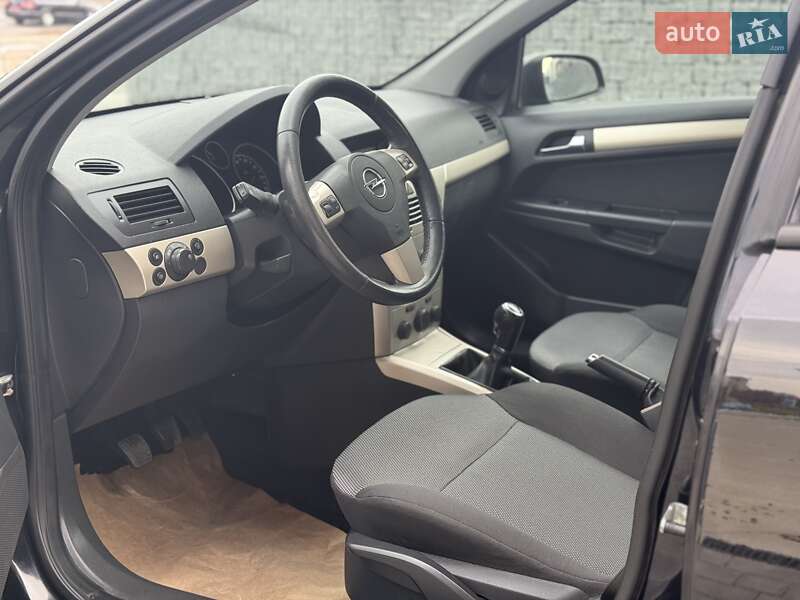 Универсал Opel Astra 2008 в Луцке