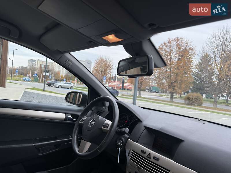 Универсал Opel Astra 2008 в Луцке