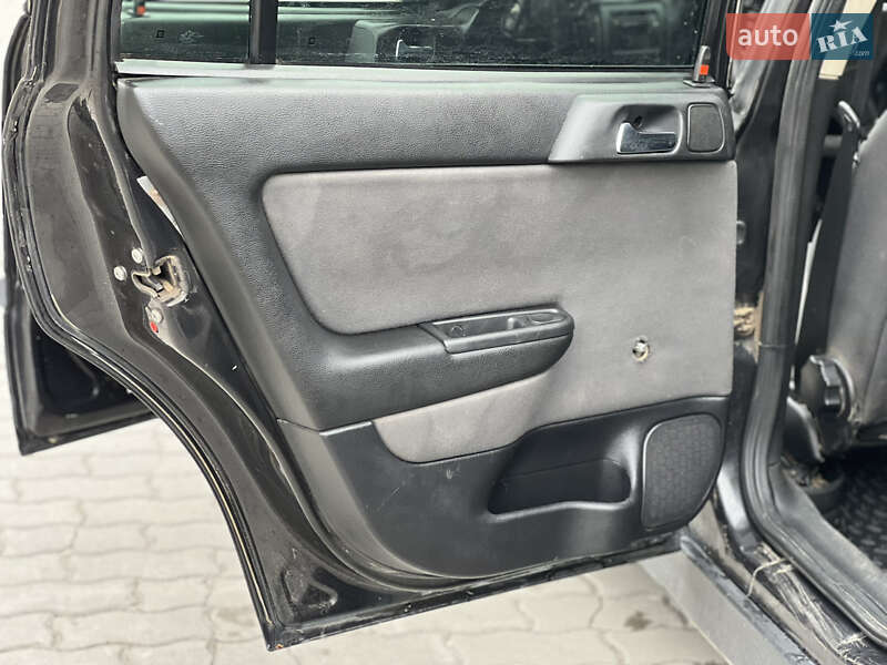 Седан Opel Astra 2008 в Тернополе