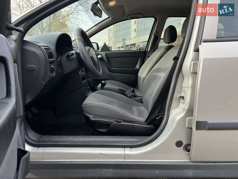 Седан Opel Astra 2006 в Києві фото 30 Седан Opel Astra 2006 в Києві