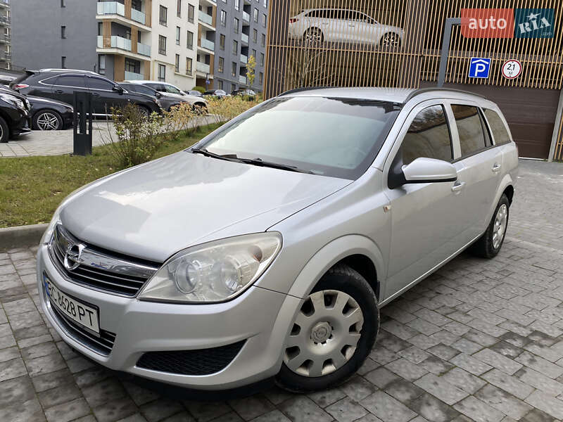 Универсал Opel Astra 2009 в Львове