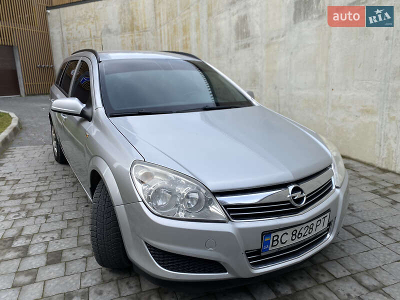 Универсал Opel Astra 2009 в Львове