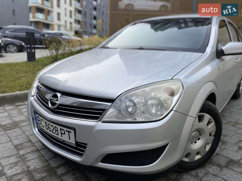 Универсал Opel Astra 2009 в Львове
