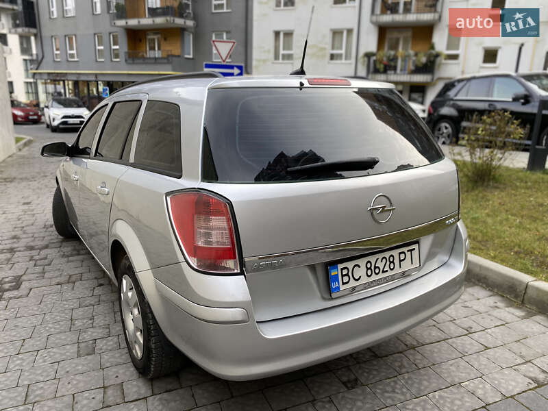 Универсал Opel Astra 2009 в Львове