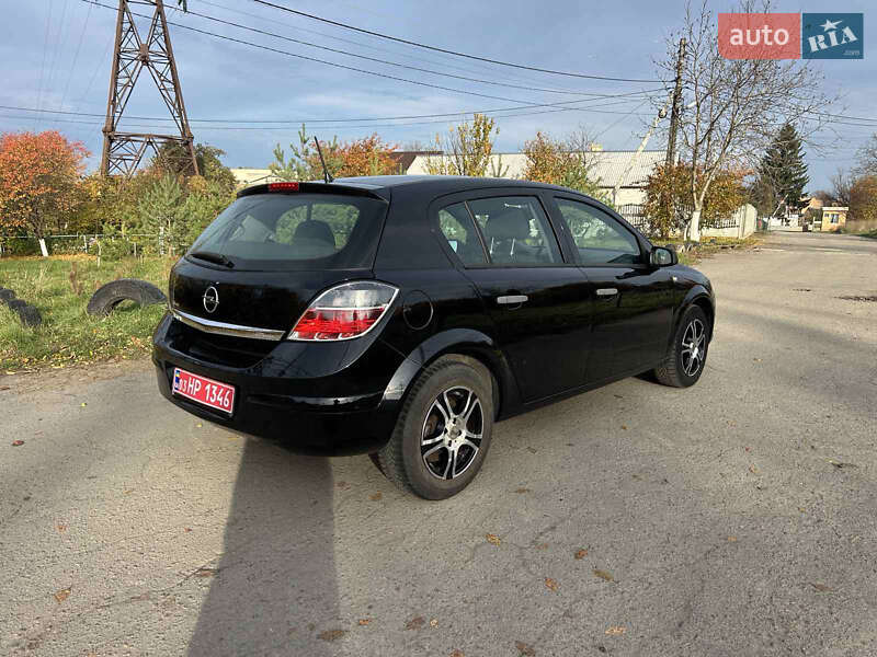 Хэтчбек Opel Astra 2009 в Нововолынске