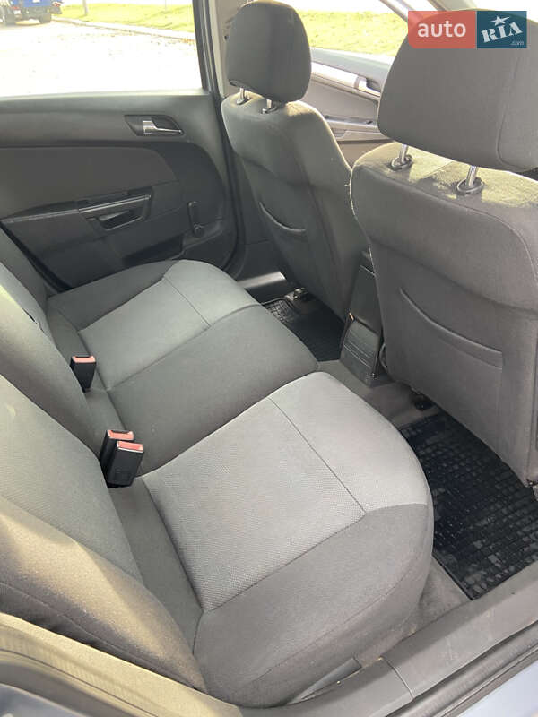 Универсал Opel Astra 2006 в Луцке