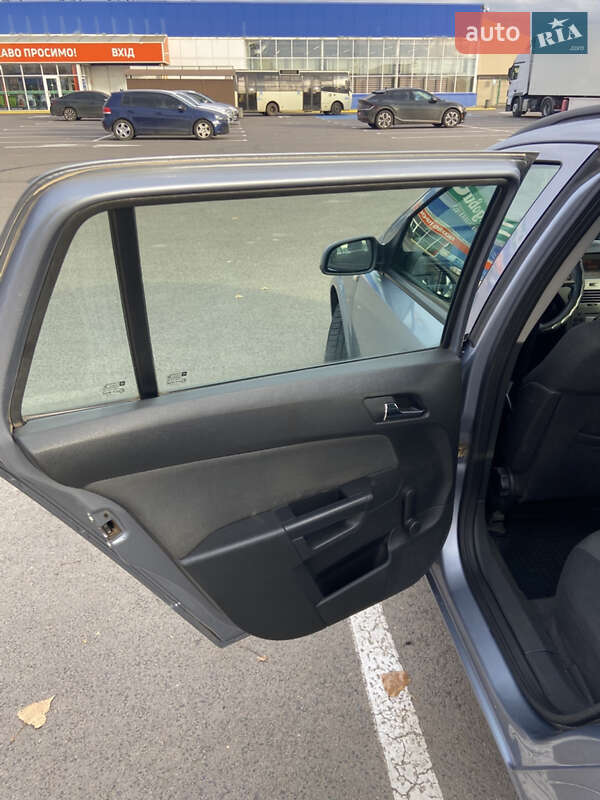 Универсал Opel Astra 2006 в Луцке