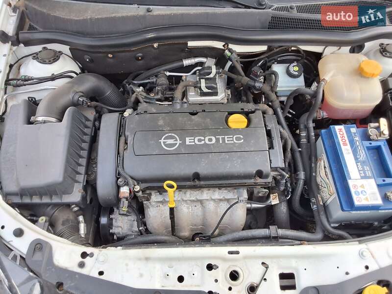 Универсал Opel Astra 2011 в Хороле фото 24 Универсал Opel Astra 2011 в Хороле