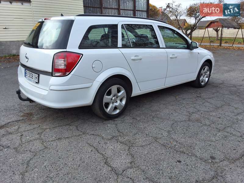 Универсал Opel Astra 2011 в Хороле фото 10 Универсал Opel Astra 2011 в Хороле