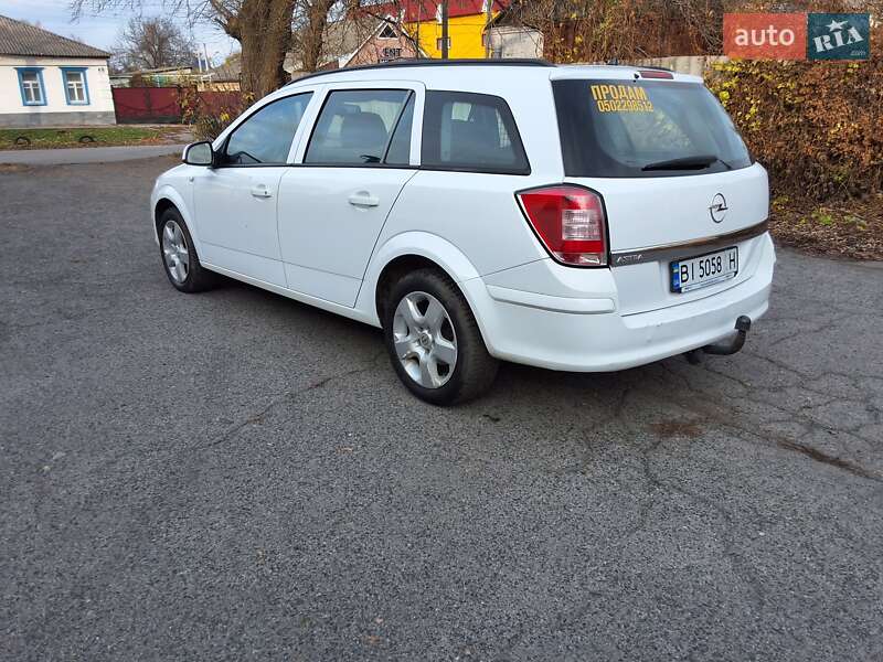 Универсал Opel Astra 2011 в Хороле фото 7 Универсал Opel Astra 2011 в Хороле