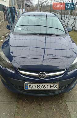 Универсал Opel Astra 2015 в Осии