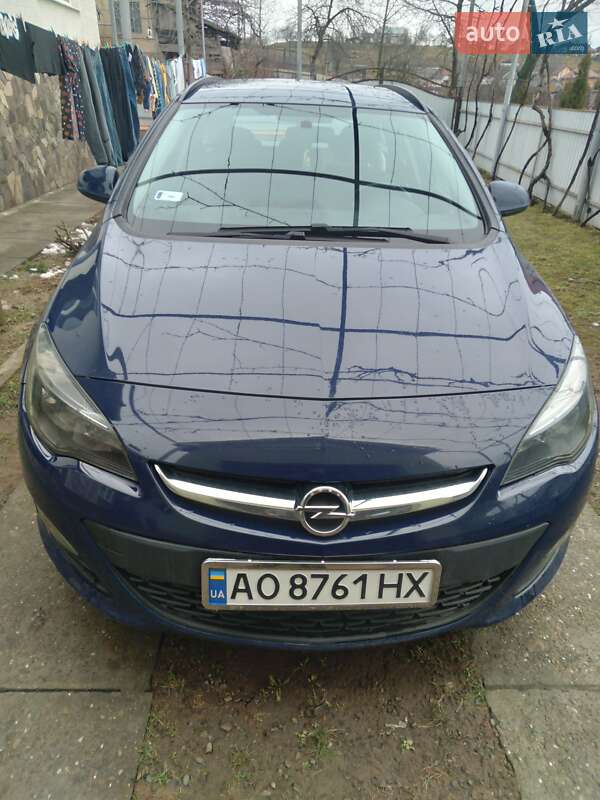 Универсал Opel Astra 2015 в Осии фото Универсал Opel Astra 2015 в Осии