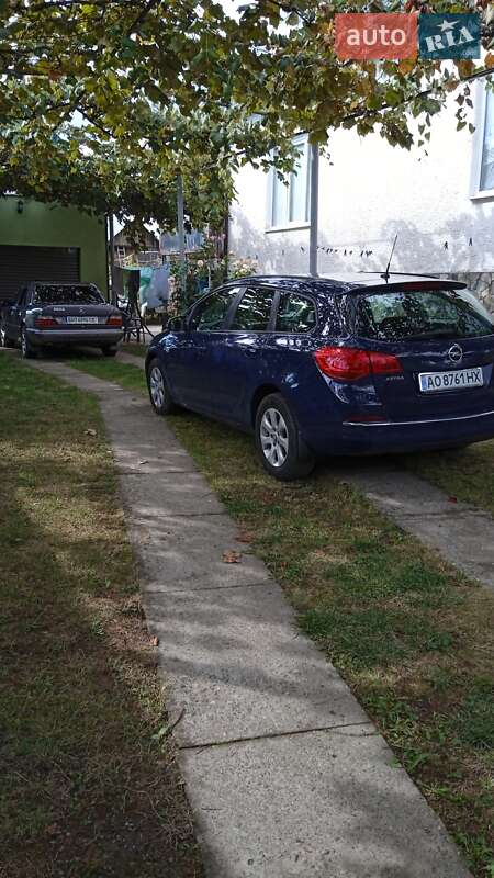 Универсал Opel Astra 2015 в Осии фото 4 Универсал Opel Astra 2015 в Осии