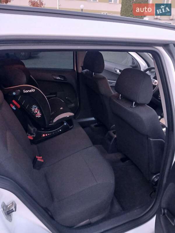 Универсал Opel Astra 2007 в Ровно фото 15 Универсал Opel Astra 2007 в Ровно