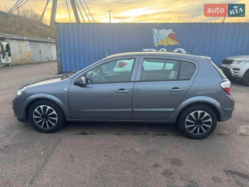 Хэтчбек Opel Astra 2006 в Киеве