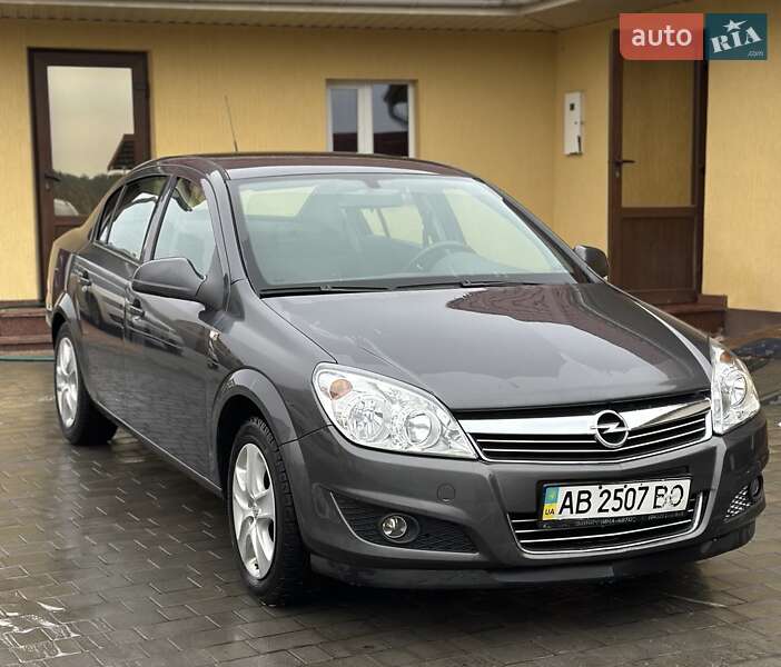 Opel Astra 2012 Opel Astra 2012